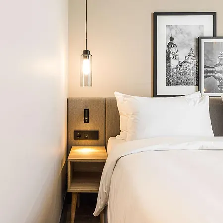 Radisson מלון 4*