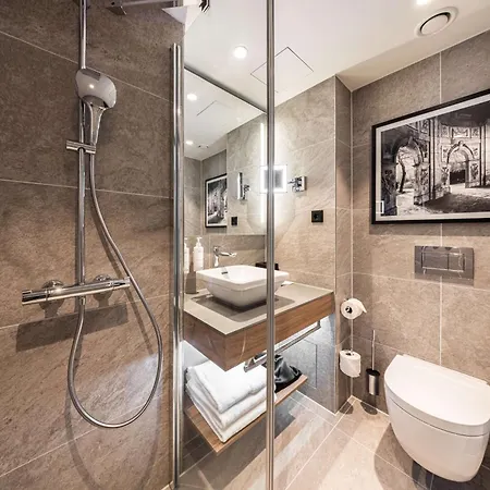 Radisson لبسيا