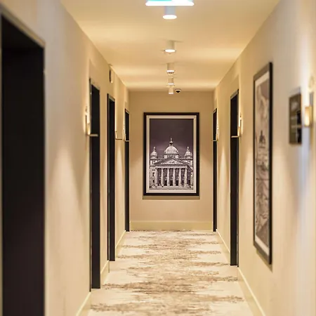 Radisson Hotel 4*