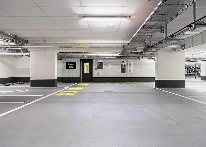 Radisson فندق 4*